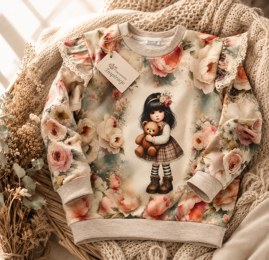 Bluza dziewczęca w kwiaty z laleczką – Pracownia Inspiracje